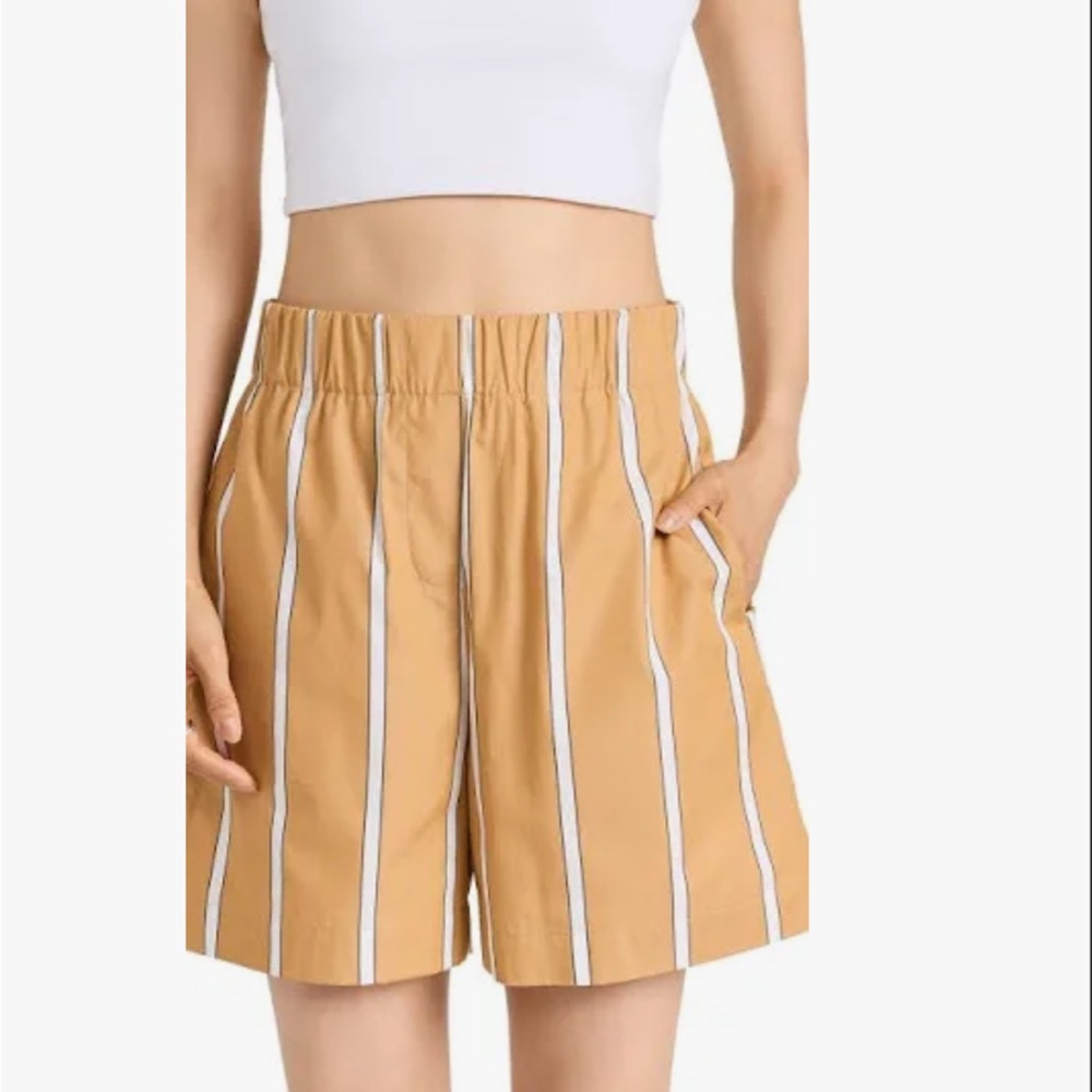 Baum Und Pferdgarten Size S • Tan Stripe Shorts.